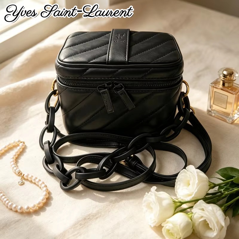 YSL Black Chevron Leather Squa - Women Bags Ysl recension och pris