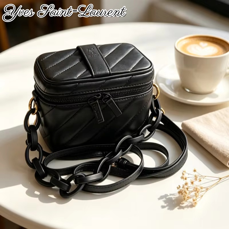 YSL Black Chevron Leather Squa - Women Bags Ysl recension och pris