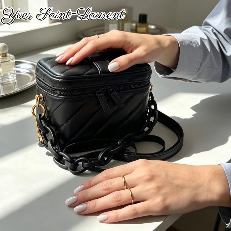 YSL Black Chevron Leather Squa - Women Bags Ysl recension och pris