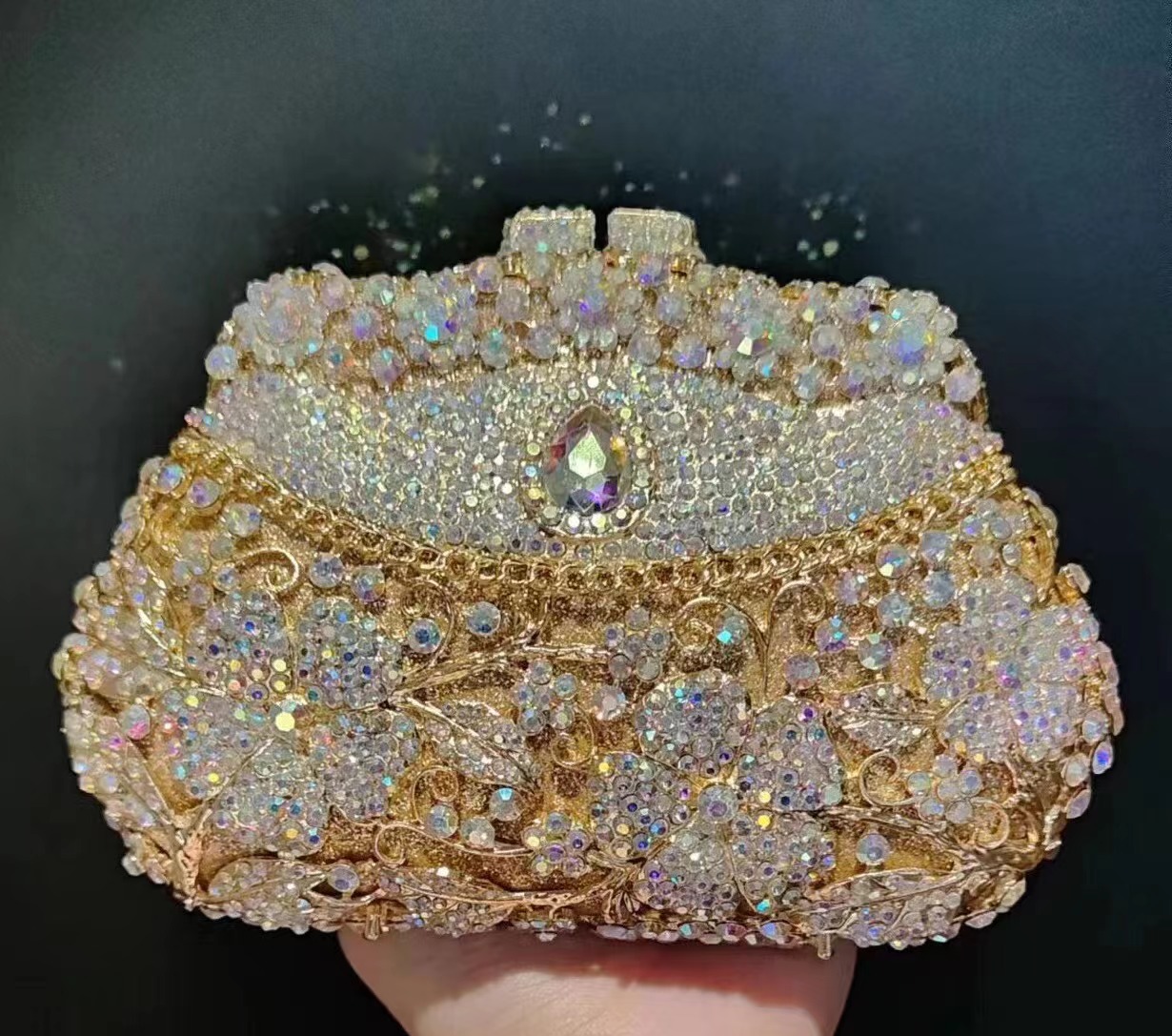 Gold Metal Flower Diamond Even - Women Bags Golden recension och pris